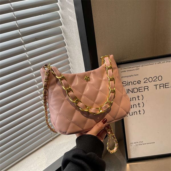 Catena 2024 Nuova tendenza della moda versatile Crossbody di alta qualità Cross e lussuoso sacchetto per ascelle per donne di lusso 80% Factory Wholesale all'ingrosso