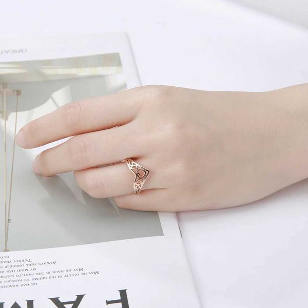 Anelli di nozze Skyrim Fashion Hollow Heart Ring Anello ridimensionabile Rose Gold Colore inossidabile Anelli di dito in acciaio Gioielli Regalo per una ragazza femminile