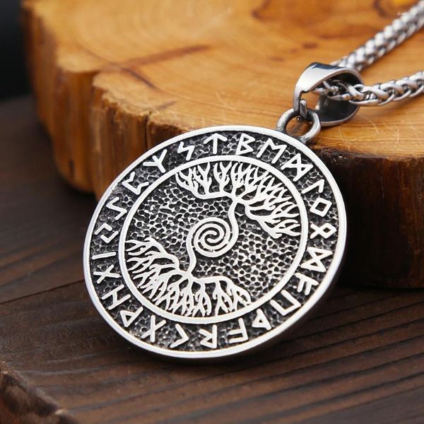 Collane a sospensione Viking Vintage Tree of Life Necklace Nordic Rune Acciaio inossidabile per uomini Regali di gioielli Amuleto Compass Glift goccia