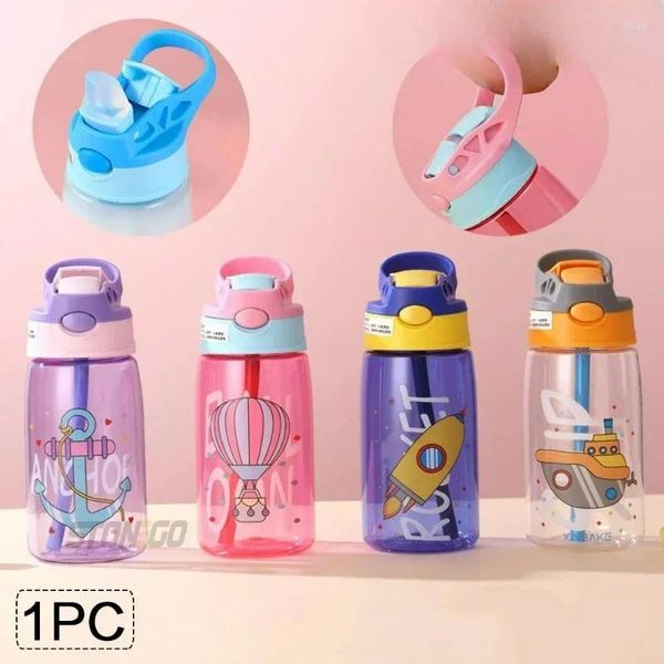 Wasserflaschen 1PC Kids Sippy Cup Flasche mit Stroh und tragbare Trinkkinder behandeln