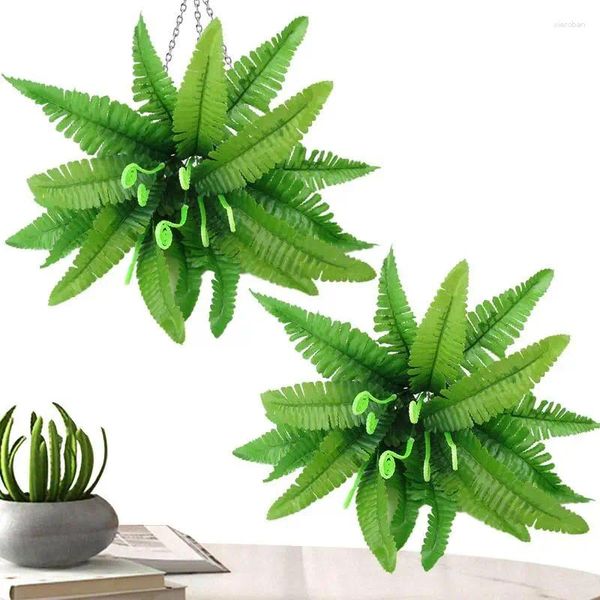 Fiori decorativi Ferns artificiali 2 pezzi UV Resistente alla felce verde Vern Realistic Giardino ornamenti estivi Greenery con fogliame dettagliato
