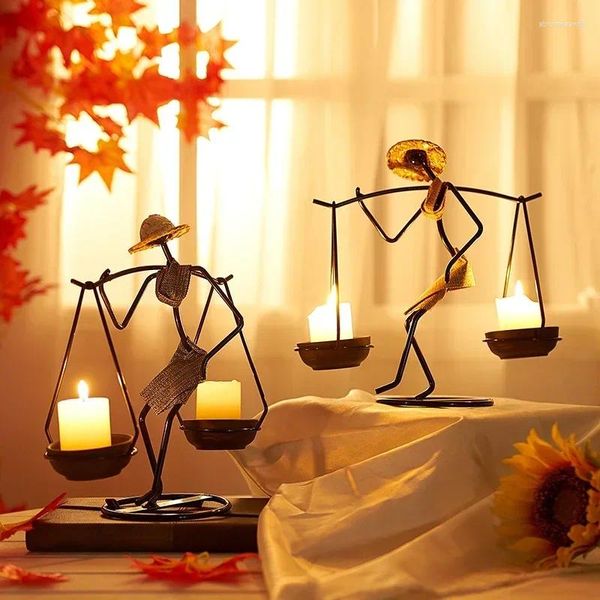 Candele Candele Nordic Metal Candlestick Decorazione per la casa Abstract Caratteri Porta scultura Decor in figurine fatte a mano Regalo