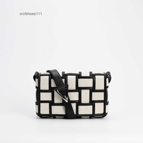 Donne Black Square Small Cassette Fashion One Woven Shoven 2024 Borse Venata Cowhide Bag Lady White Bottheega Designer Oblique Designer Canvas Straddle Kkly