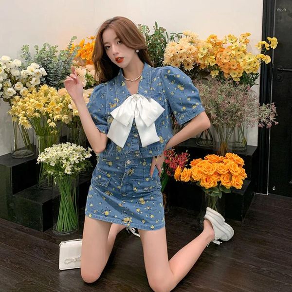 Arbeitskleider Sommer süßer Blumen -Denim -Röcke Anzüge für Frauen Repel Puff Ärmel Jean Jacke Mantel hoher Taillenrock Short Tops Süßes zweiteiliges Set