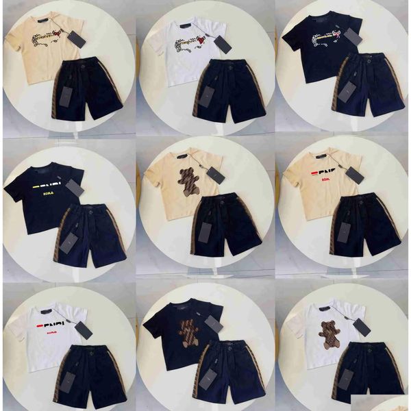 Set di abbigliamento classici per bambini t-shirt si adatta estate a due pezzi set mtiple styles boys da ragazzi traccetta