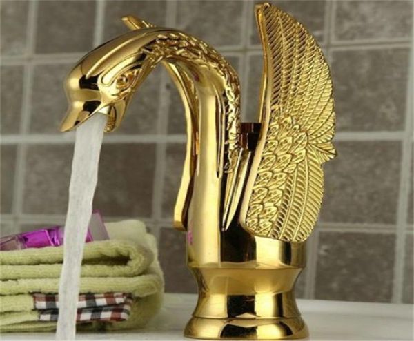 Terini di gigante per bagno in oro per bagno intero. Rioucciati a cascata a rubinetto a rubinetto manuale di ottone antico vintage3681724