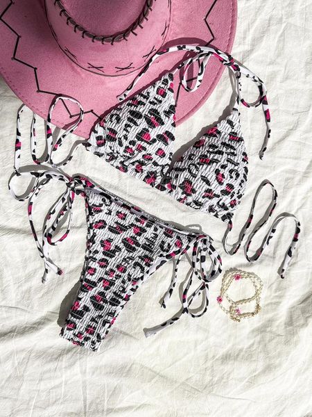 Swimwear femminile 2024 Halter String Triangle perizoma Bikini Donne leopardo Bareggiatori di costumi da bagno femminile BAMBINO SUCCIO SUCCHI