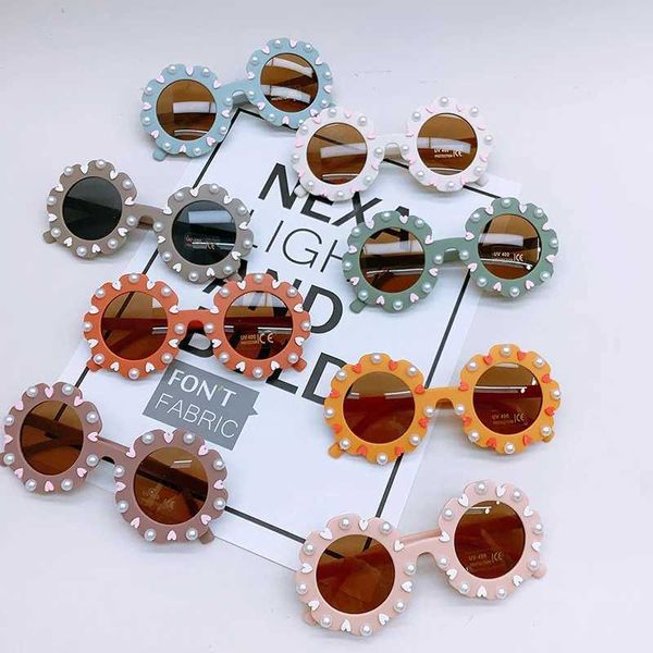 Óculos de sol Flor Flor Shape Sunglasses Sun Glasses Vintage Sun With 3D Heart Beads Outdoor Eyewear para meninos e meninas de criança H240508