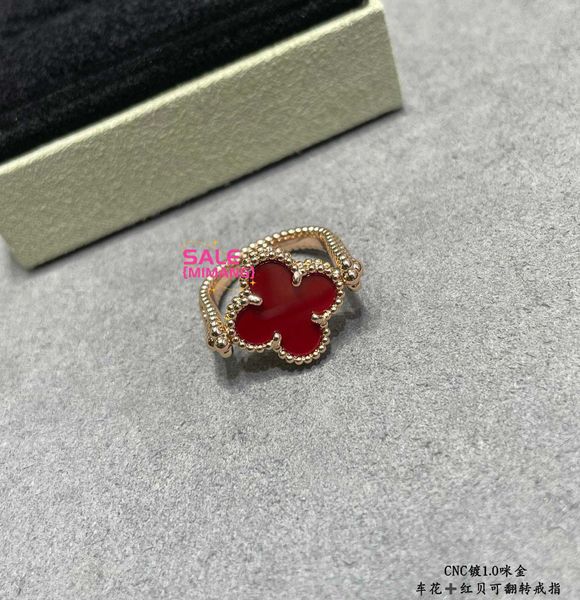 Classic Van Vintage Cluster Rings Designer de marca Cópia com 18K Gold Bated Red Four Clover Charm Ring For Women Box Party Gift CB0K