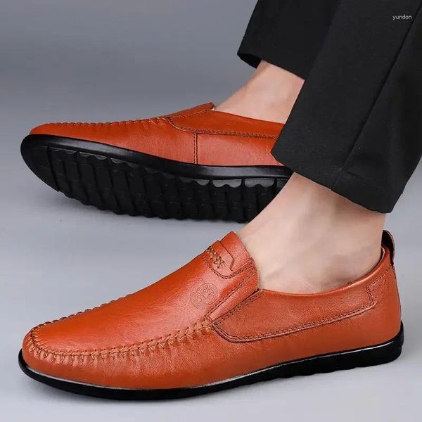 Sapatos casuais Business Leather Men's One Pedal Loafers Soft Bottom Surface Drivando mocassins