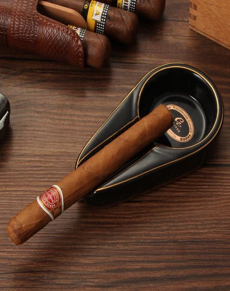 Pocket Cigar Aschenbecher Outdoor Tragbarer Zigaretten -Aschenbecher 1 Zigarrenhalter -Zigarrenzubehör mit Geschenkbox Y2004291012663