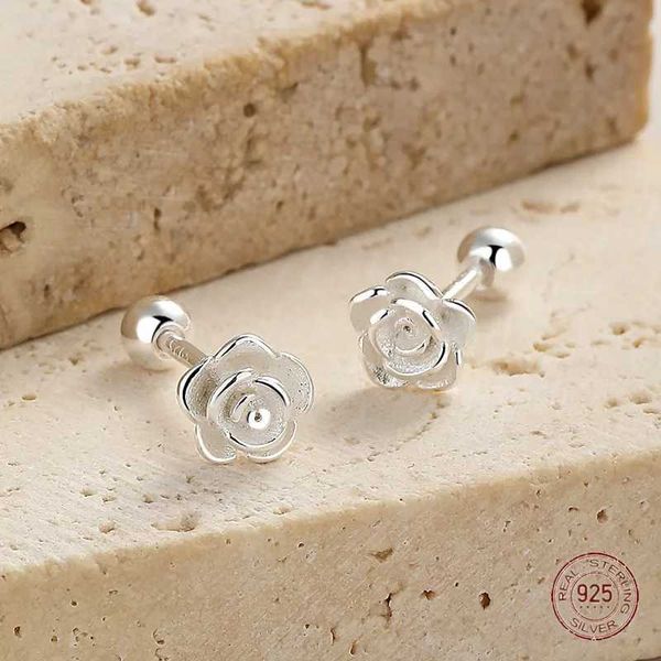 Stud 925 STERLING Gümüş Gül Küpe Kız Charm Ins Bitki Kulak Kemik Tırnakları Punk Rock Kadınlar Delikli Takı Q240507