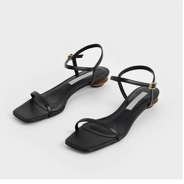 Sapatos casuais linha de verão com uma cabeça quadrada em forma de cabeça baixa sandálias femininas feiras de fada para vestir