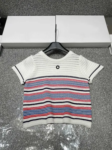 Fashion Summer 2024 Women Stripe Magioni a maglia Magioni a manica corta Casual Shorted O Neck Pullover Magli