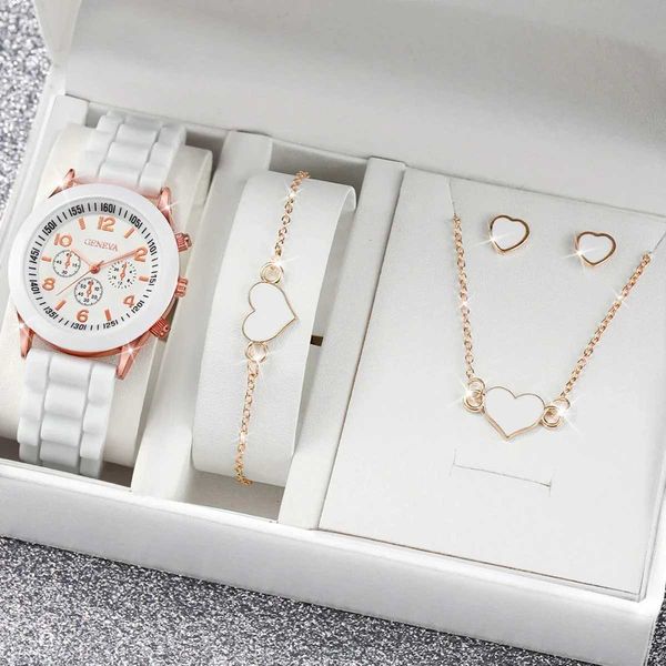 Orologi da donna 4pps/set Ginevra Fashion Band Women ES Heart Jewelry Set (senza scatola