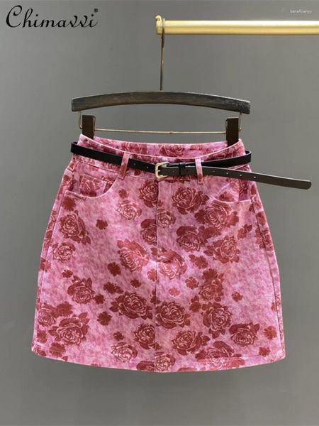 Saias 2024 Roupas de verão moda moda vintage Padrão de estampa de flores Denim Salia feminina Rosa Red Alta cintura A-Linha Enrolada