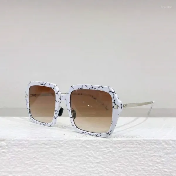 Occhiali da sole alla moda classica premium acetato acetato a strisce da donna elegante occhiali da esterno tela di alta qualità