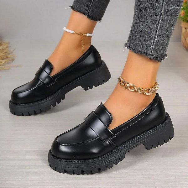 Scarpe casual 2024 Spring Women Style British Spolved Fashion College Fashion Slip on Toe PU Leather Single