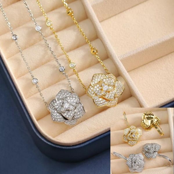 Europa America Fashion Style Style Schmucksets Lieben Frauen plattierte goldene Einstellungen Full Diamond Rose Blume Anhänger Halskette Ohrringe Sets Sets