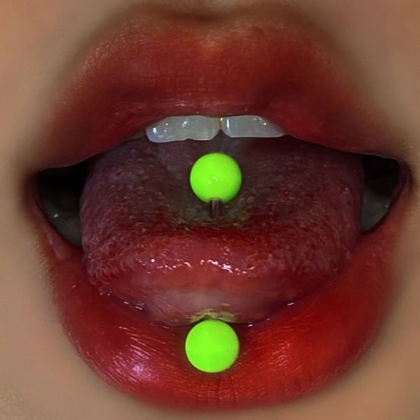Dil tırnak takı çelik anti alerji kısa çubuk yüzüğü baharat kız insan vücudu piercing 240429
