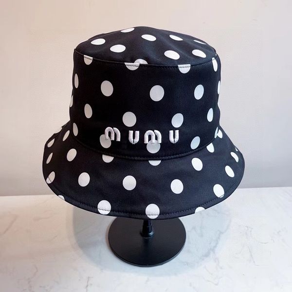 Polka Dot Bucket Hat Homens Mass Spot Skullcaps Designer Dots Letters Fishermans Caps Beach Sun Hats Fashion Fashion Wide Topi Topi Printed Cap