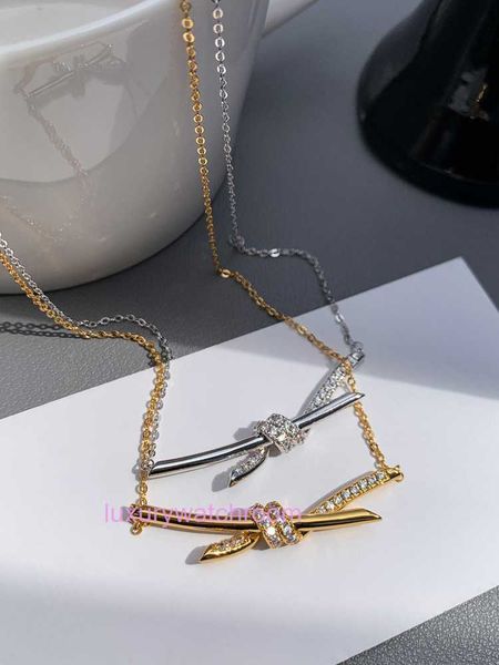 Luxury Tiifeniy Designer Pendant Collane Gu Ailings Cross Knot Collana con lo stesso stile per la luce delle donne e un design unico una celebrità di eleganza d'oro di alta qualità