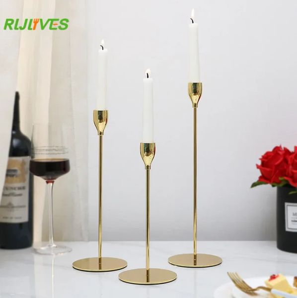 THOTHS 3pcs/set Candele in metallo europeo Table Candele Stand Wedding Restauranti Bar Party Living Room Decoration Golden Home Descor