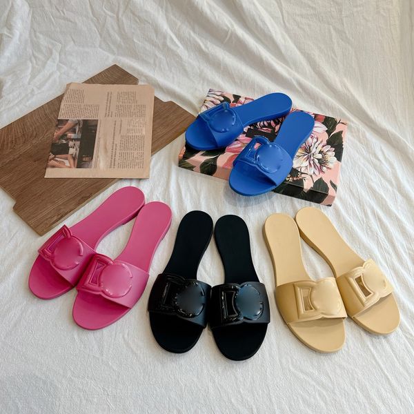 Sandles for Women Designer Slippers de borracha Multa de couro Saltos planos Woman Claquette Luxe Slides Slides Sandálias Sapatos ao ar livre