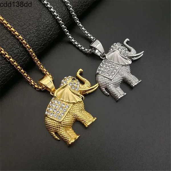 Colares pendentes gelados de zircão de zircão de colar de animais pendentes de jóias de jóias de cor dourada 14k Bling CZ Mens Hip Hop Pingente para Mulheres