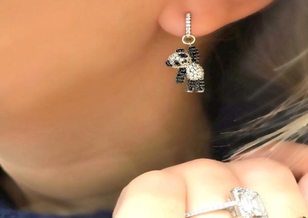 Wholejewelry güzel sevimli hayvan cazibesi sallangısı küpe mikro asma cz siyah beyaz köpek ayı cazibesi sevimli küpeler7419618