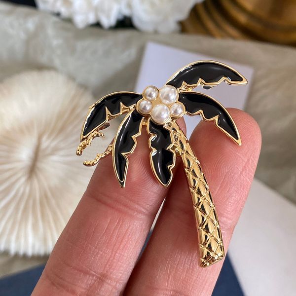 Luxo 18k Broche de broche de ouro 18k Designer de marca novo em forma de coco em forma de árvore de coco, charmosa feminino design de alta qualidade com festa de aniversário