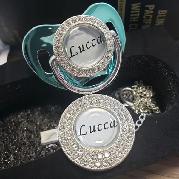 Miyocar personalizzato Qualsiasi nome può rendere oro bling bling nere oro nero e ciuccio clip bpa bling gratis bling unico design p8 240423