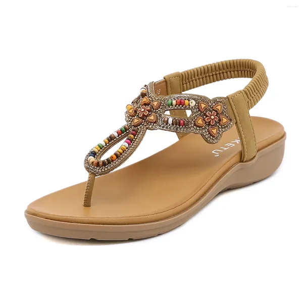 Sapatos casuais verão 2024 Bohemian Beach Fashion Moda versátil Decoração com miçangas Pinch dedo de fundo liso sandálias femininas q2230-2