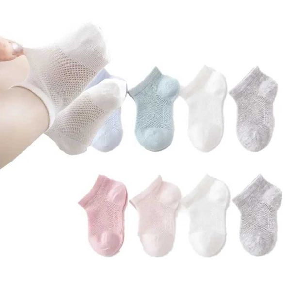 Meias infantis 3 pares/conjunto Summer Infant Baby Meia para menino Garota Simplicidade Estilo Branca Série de cores branca Socha curta Meia de algodão macio de algodão respirável