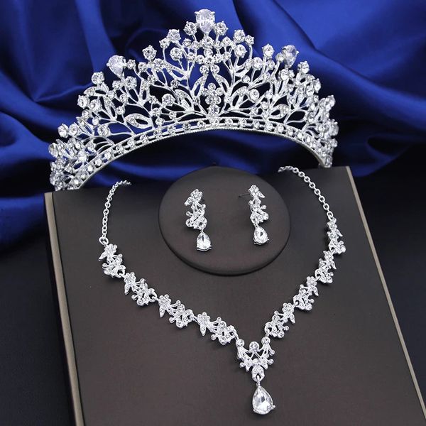 Conjuntos de jóias de jóias de cristal de zircônia elegantes para mulheres tiaras coroa colar de gargantilha conjunto de brincos de casamento acessórios de baile de noiva 240507