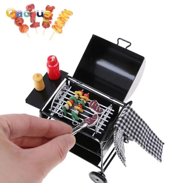 Grills 1set mini bote churrasco churrasqueira miniature ornamentos para 1/12 escala de boneca de boneca gadget de cozinha móveis de comida para bonecas infantis brinquedo