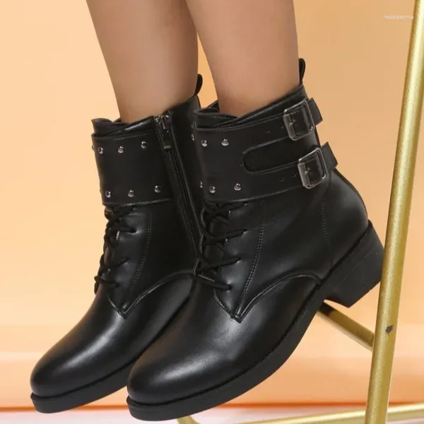 Botas Black Women Women Short Ladies Couro tornozelo Autumn Platform Shoes de motocicleta para mulher Punk Pearl rebite