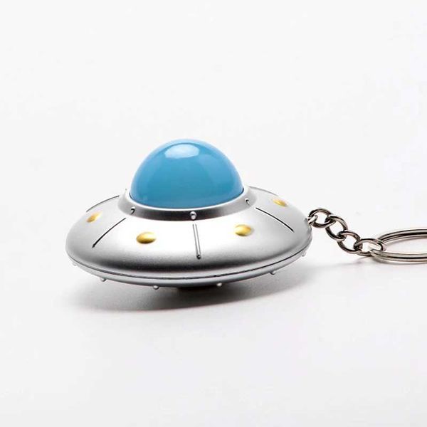 Keychains Lanyards Mini LED Light Flying Saucer Schlüsselbund kreatives Raumschiff Modell Schlüsselrolle Pendell Plastik kleines Spielzeug für Kinder Schlüsselkette J240509