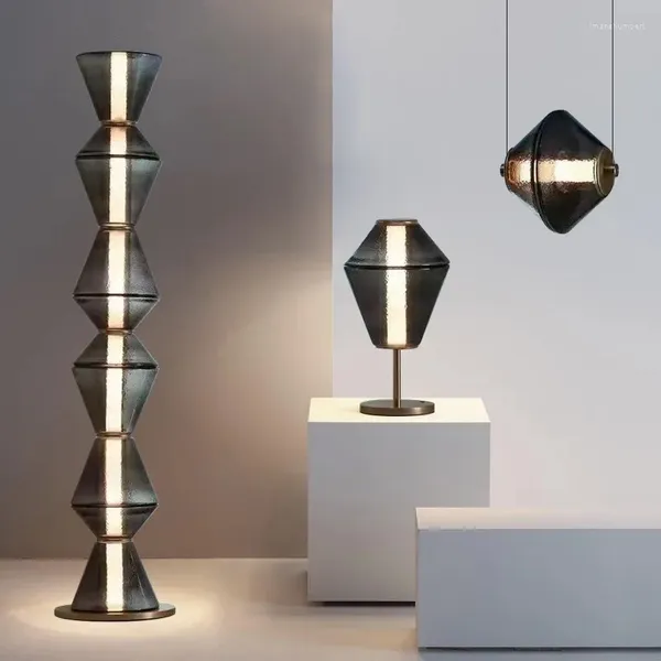 Stehlampen Nordic Creative Design Glasslampe Wohnzimmer Sofa Studie Schlafzimmer Betthead Anhänger Atmosphäre Stehende LED -Tisch