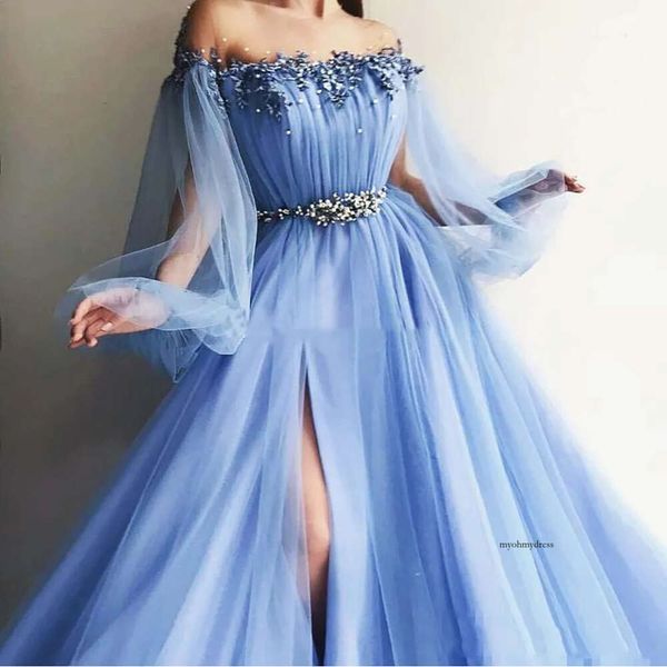 Aus dem Schulterabend 2021 Puffärmel Apparien Perlen Tüll geteilte helle himmelblaue Partykleider Lavendel Prom Kleider Kleid 0509