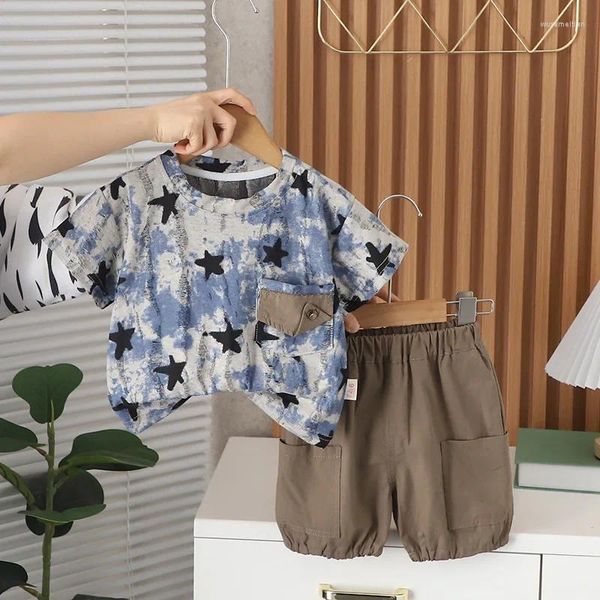 Корейская наборы одежды для малыша для детей летние наряды для детей 2024 Корейская мода Печать Футболки с ореологическим вырезом вершины и шорты детские бутики