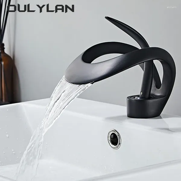 Rubinetti da cucina rubinetto da bagno e freddo mixer per acqua di acqua a cascata lavello a rubinetto black black