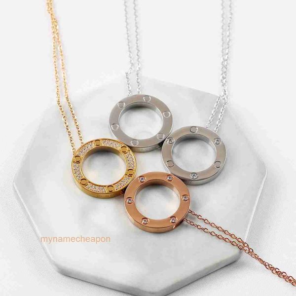 Tasarımcı Craitrres Nacklace Basit Set Kolye Kek İnci Kolye 18K Sky Star Ring Çift Titanyum Çelik Çok yönlü kolye