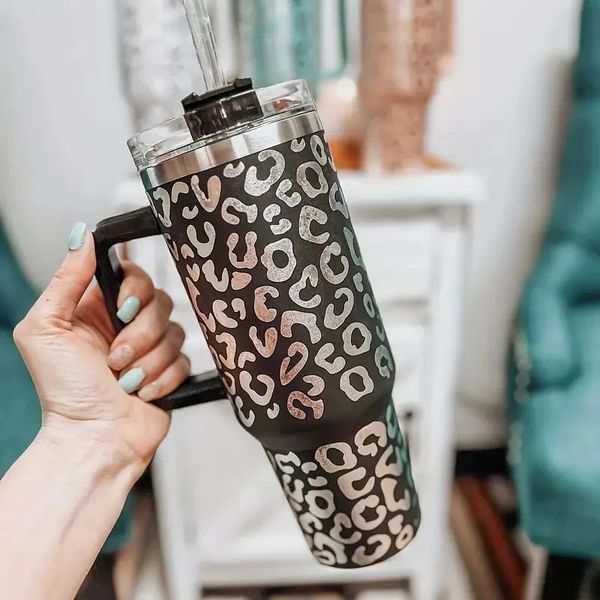 Tumbler de aço inoxidável isolado com padrão de leopardo e tecnologia de vácuo de parede dupla - caneca de viagem de grande capacidade para café 240508