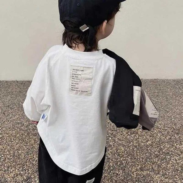 T-shirts 2024 Spring e Autumn Fashion Boys and Children Patch Letter de mangas compridas Camiseta solta menina de baixo para bebê puro algodão puro criança topl2405