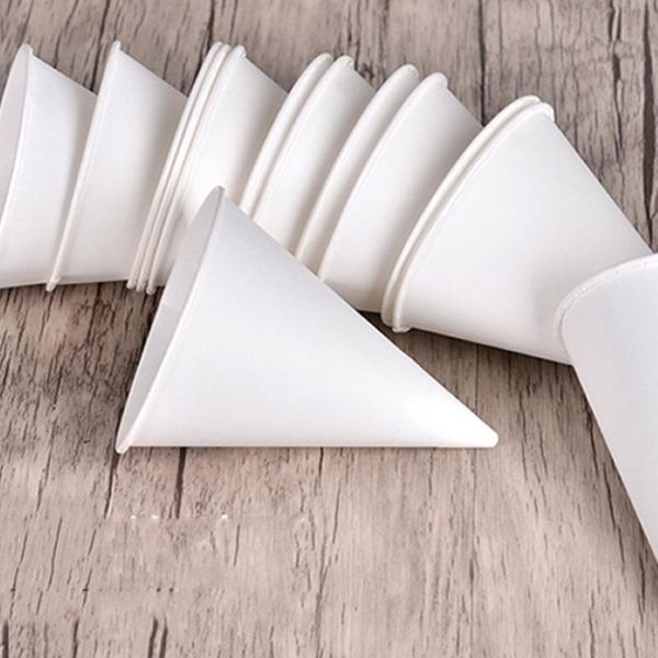 500pcs Cone descartável Copas de papel Branca Recipiente de sorvete branco Copo de água ecologicamente correto para o aeroporto Street Stall Restaurante Straws 233z