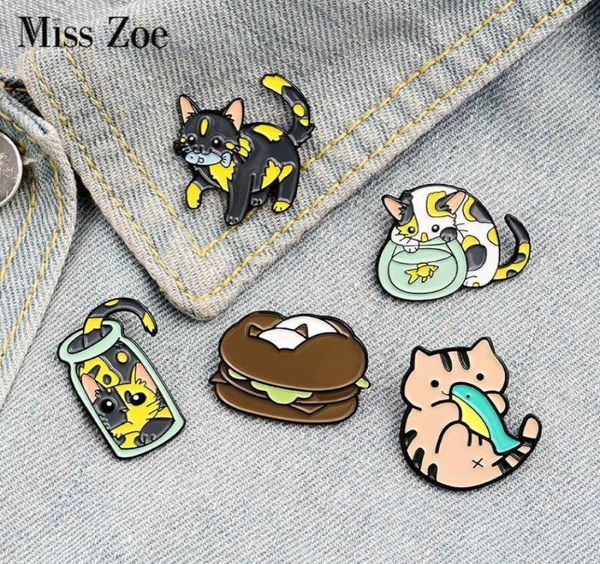 Pins Broschen Katzen und Fisch Emaille Pin Custom Flasche Fischtank Hamburger Abzeichen für Bag Revers Buckle Juwely Geschenk Kinder Freunde1307614618057