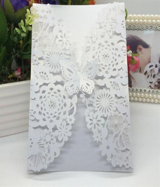 Grußkarten 40pcspack Shiny Perl Paper Wedding Einladungskarte Blumenlaser geschnitzte 3D -Schmetterlingseinladungen zum Geburtstag 1258096