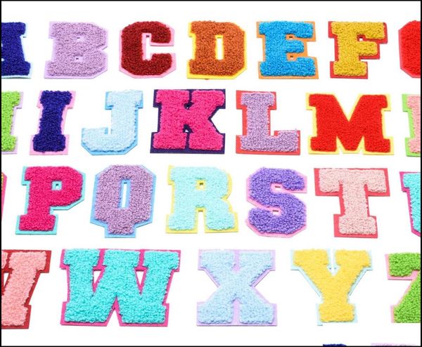 Tessuti e cucitura tessili da asciugamano da asciugamano lettere colorf di cartone animato Chenille toppa tessuto cucitura personalizzata su colori arcobaleno lettere stick9887484