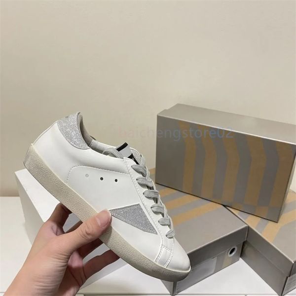 Tasarımcı Platformu Erkek Ayakkabı Balo Yıldız Ayakkabı Siyah Beyaz Gümüş Lüks Kaz Spor ayakkabılar Klasik Loafers Sıradan Düz Sabahlar Kadın İtalya Eğitmenleri Erkek Eğitmenler W2